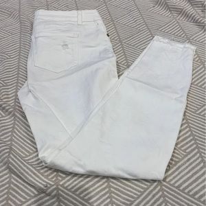 White Enjean Size 9 Distressed Skinny Jeans